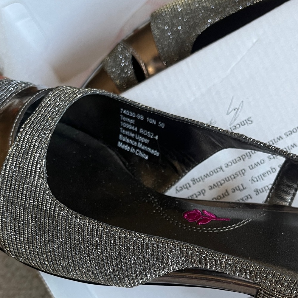 ✨2/$5✨ Ros Hommerson Metallic Slingback Heels - Picture 7 of 8